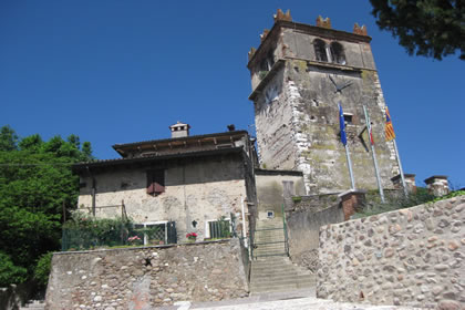 Castelnuovo Hgel der Monte Alto