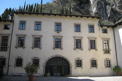 Arco Palast Panni