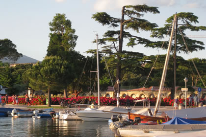 Lazise neuen Hafen