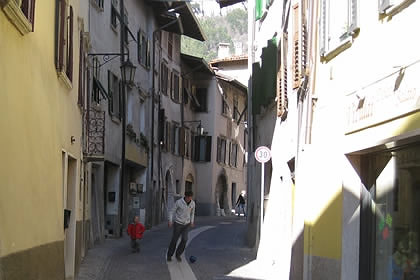 Nago Zentrum des Dorfes