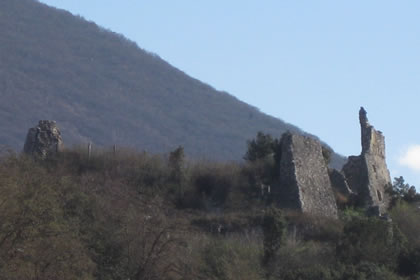 Nago der Ruinen der Burg Penede