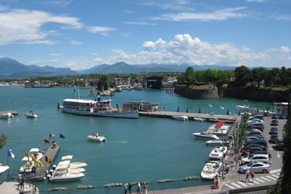 Peschiera Panoramablick auf den Hafen