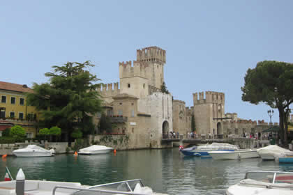 Sirmione Eingang zum Schloss