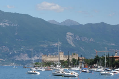 Torri del Benaco Panoramablick Gardasee