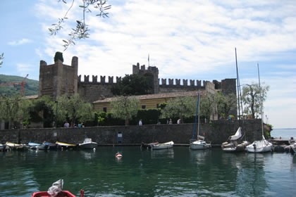 Torri del Benaco Schloss und Ethnographische Museum