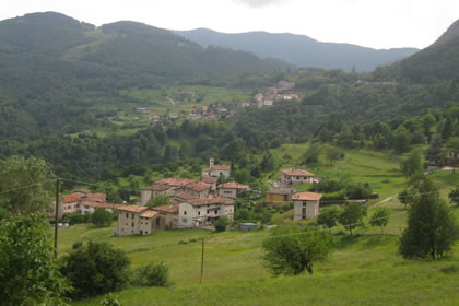 Tremosine Panoramablick auf den Ortsteil Priezzo