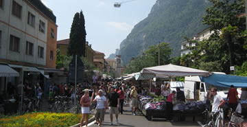 Marktstände am Gardasee (Riva)